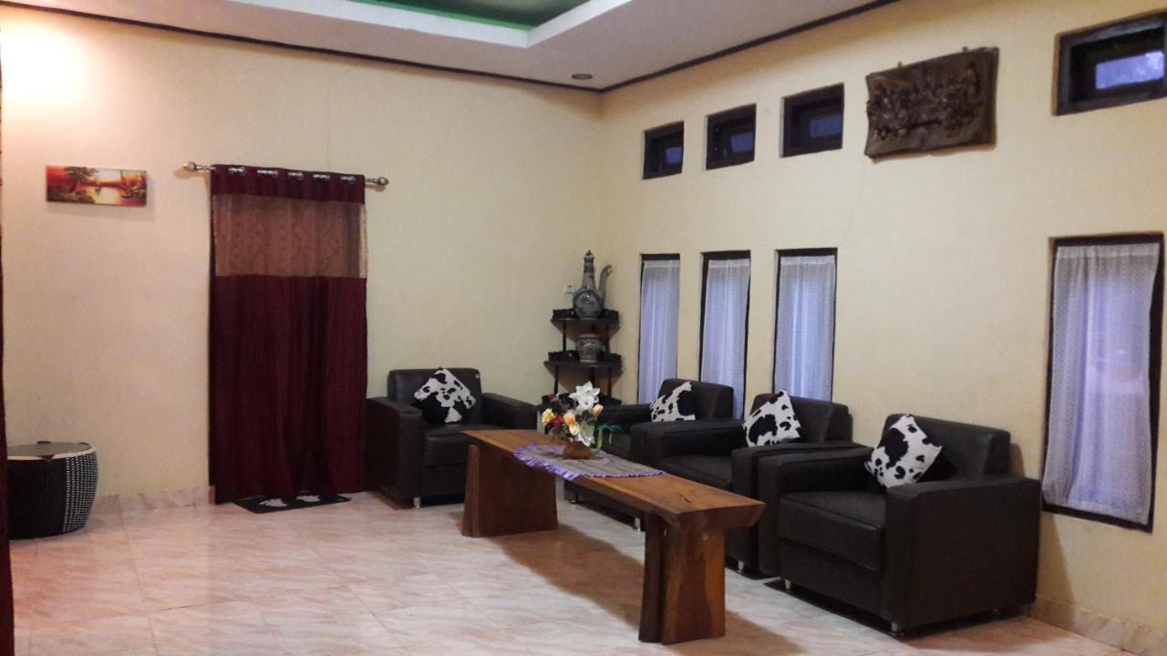 G-Rima Home Stay Labuan Bajo Extérieur photo