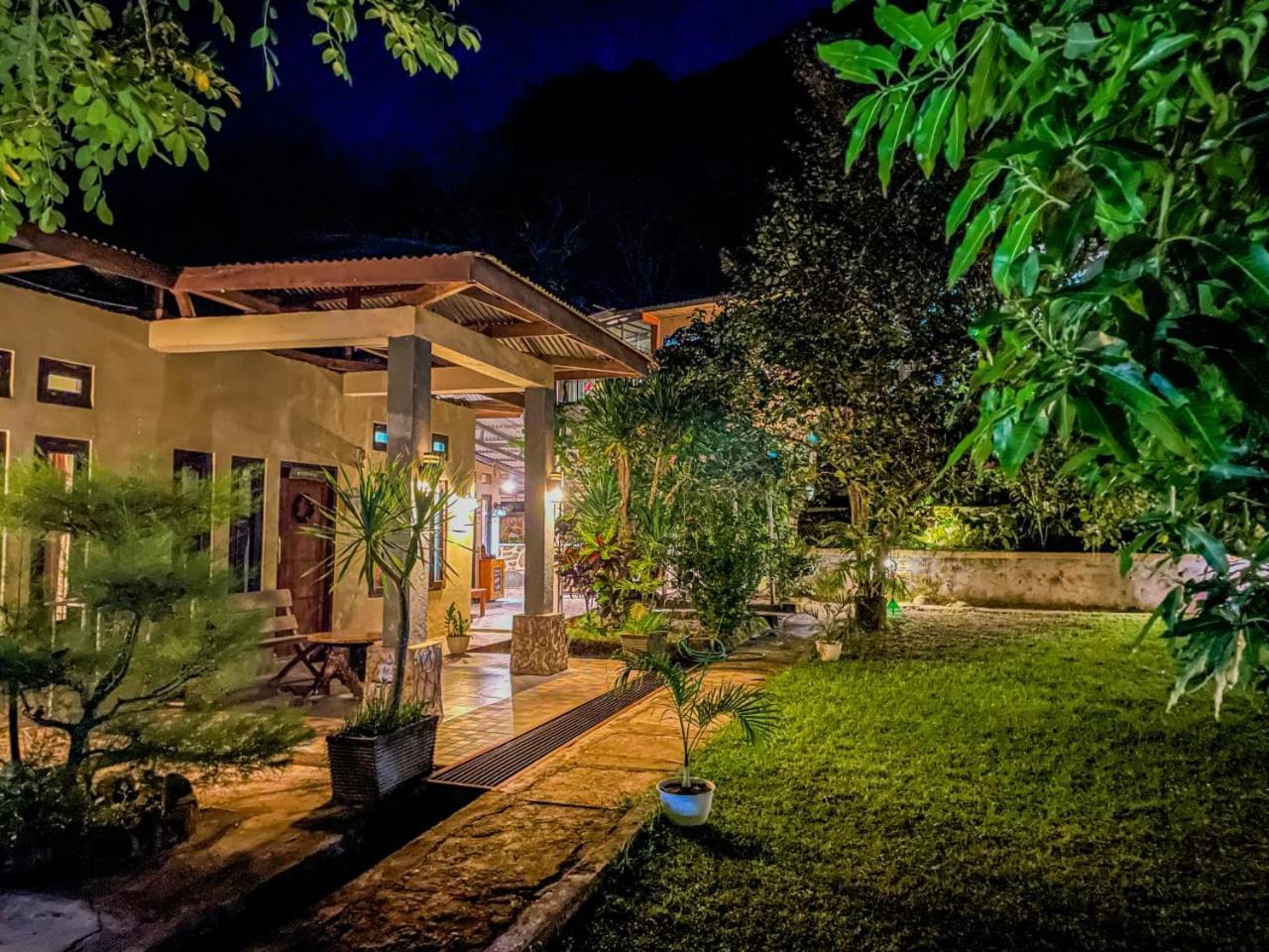 G-Rima Home Stay Labuan Bajo Extérieur photo